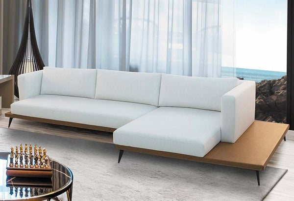 Ambiente 1 com Sofá Estofado Maiorca Linho Branco Com Base Laminada De Madeira