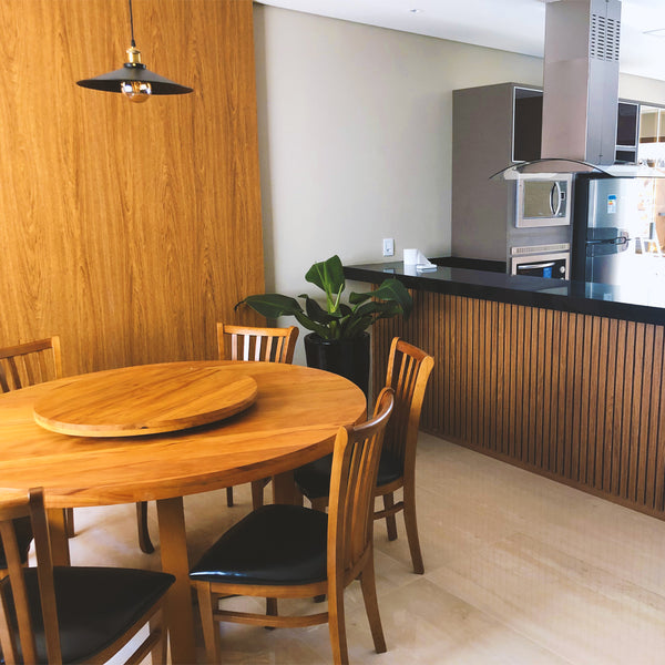 Ambiente 1 com Mesa de Jantar Redonda 140cm Base Montreal Madeira Maciça - 5 Lugares
