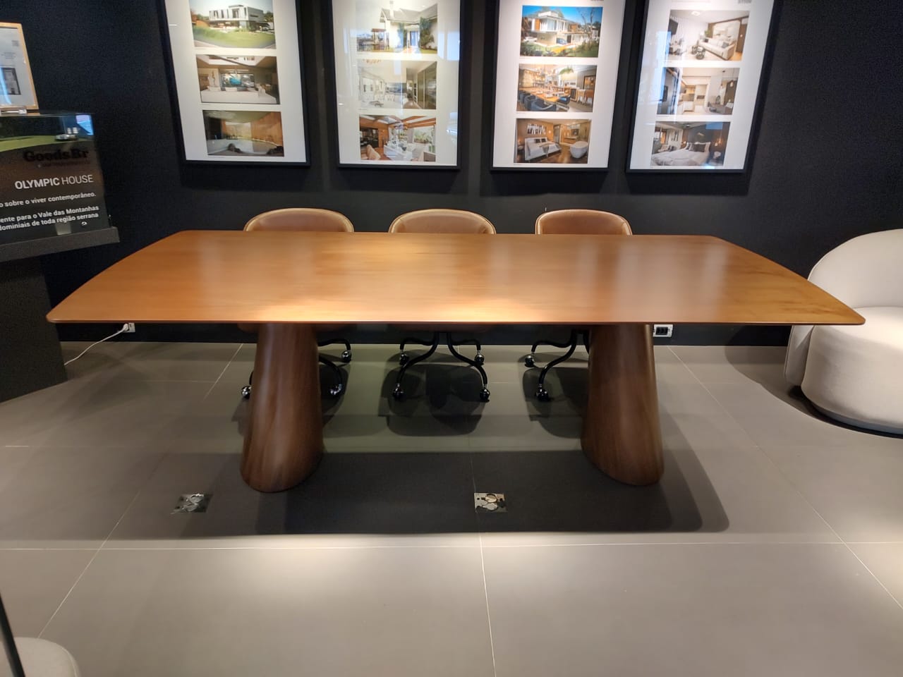 Athens Dining Table 220x110cm Wood - 8 Seats