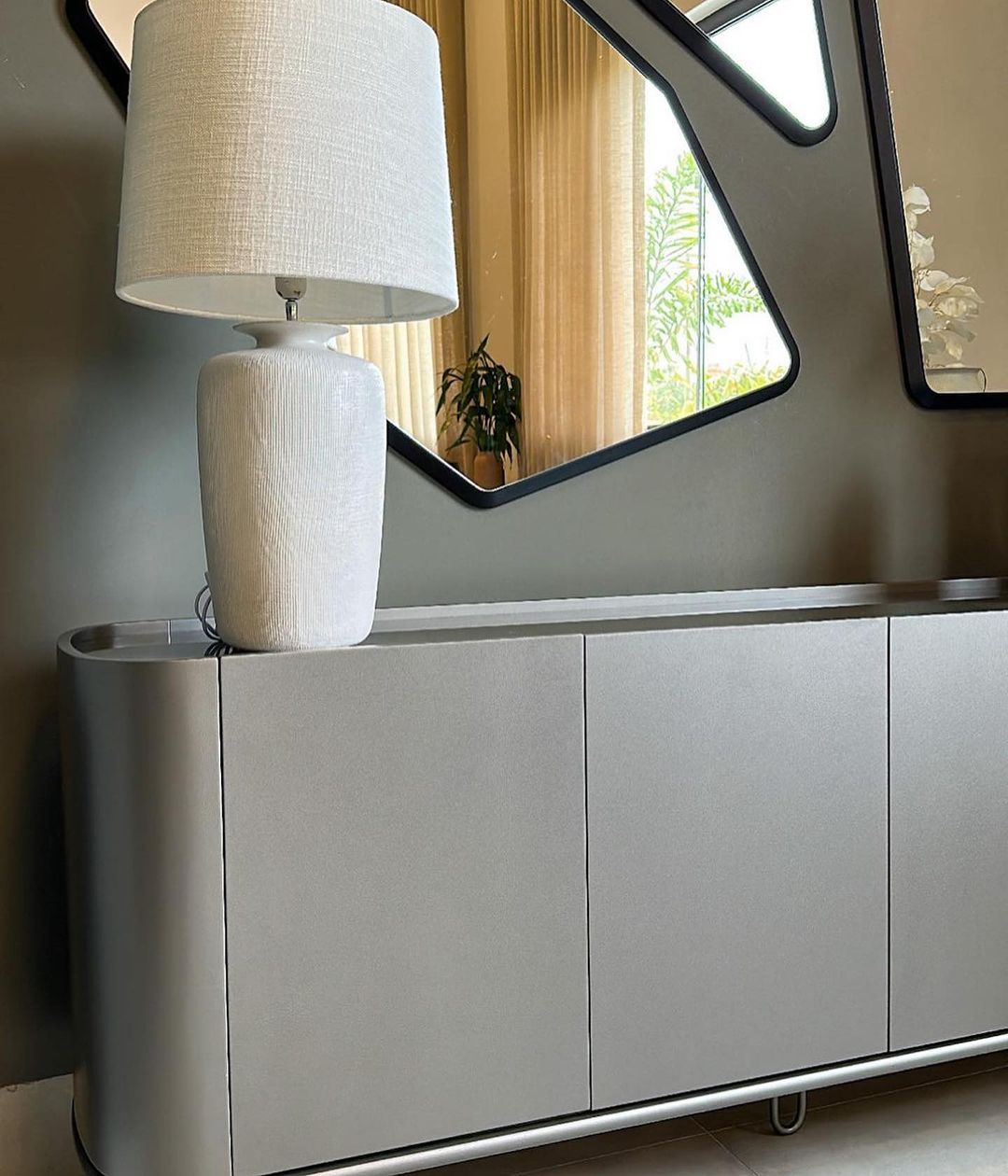 Balcão Antares Oval Laca Fosca J-155 200x45x80cm 4 Portas
