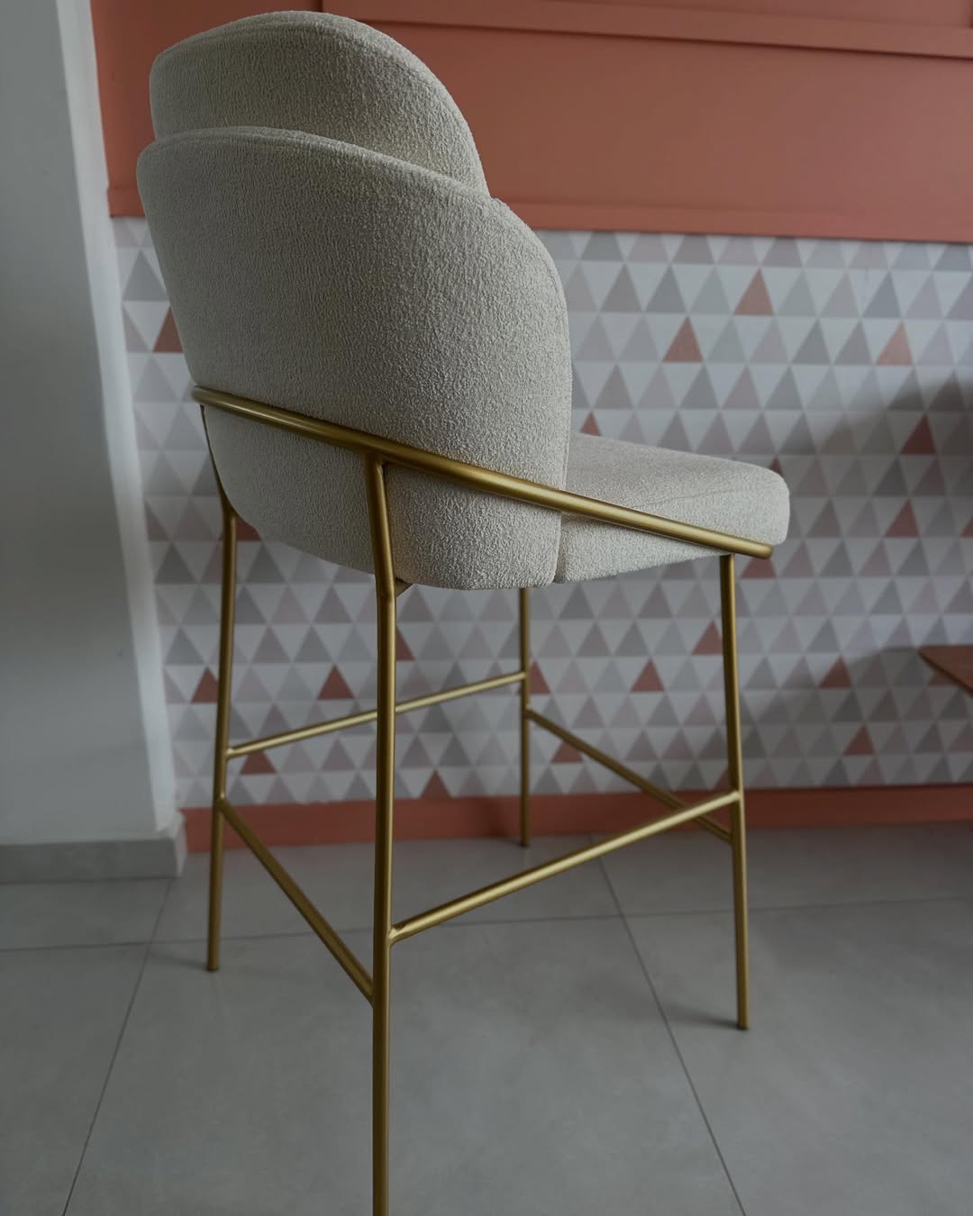 Banqueta Stella Aço Dourado Tecido A