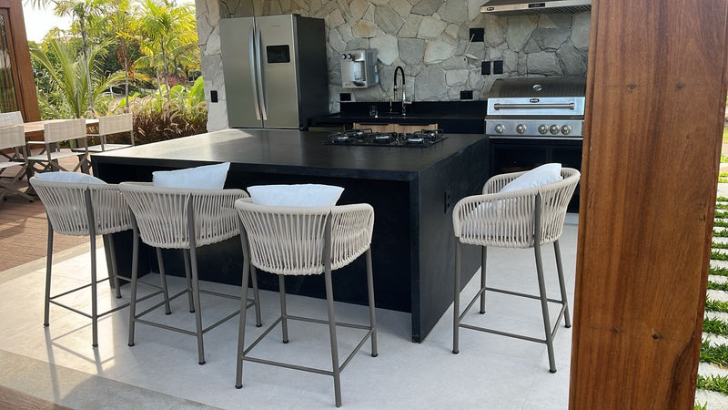 Banqueta Hera Estofada Alumínio Cor Fendi Corda Náutica Cor Areia