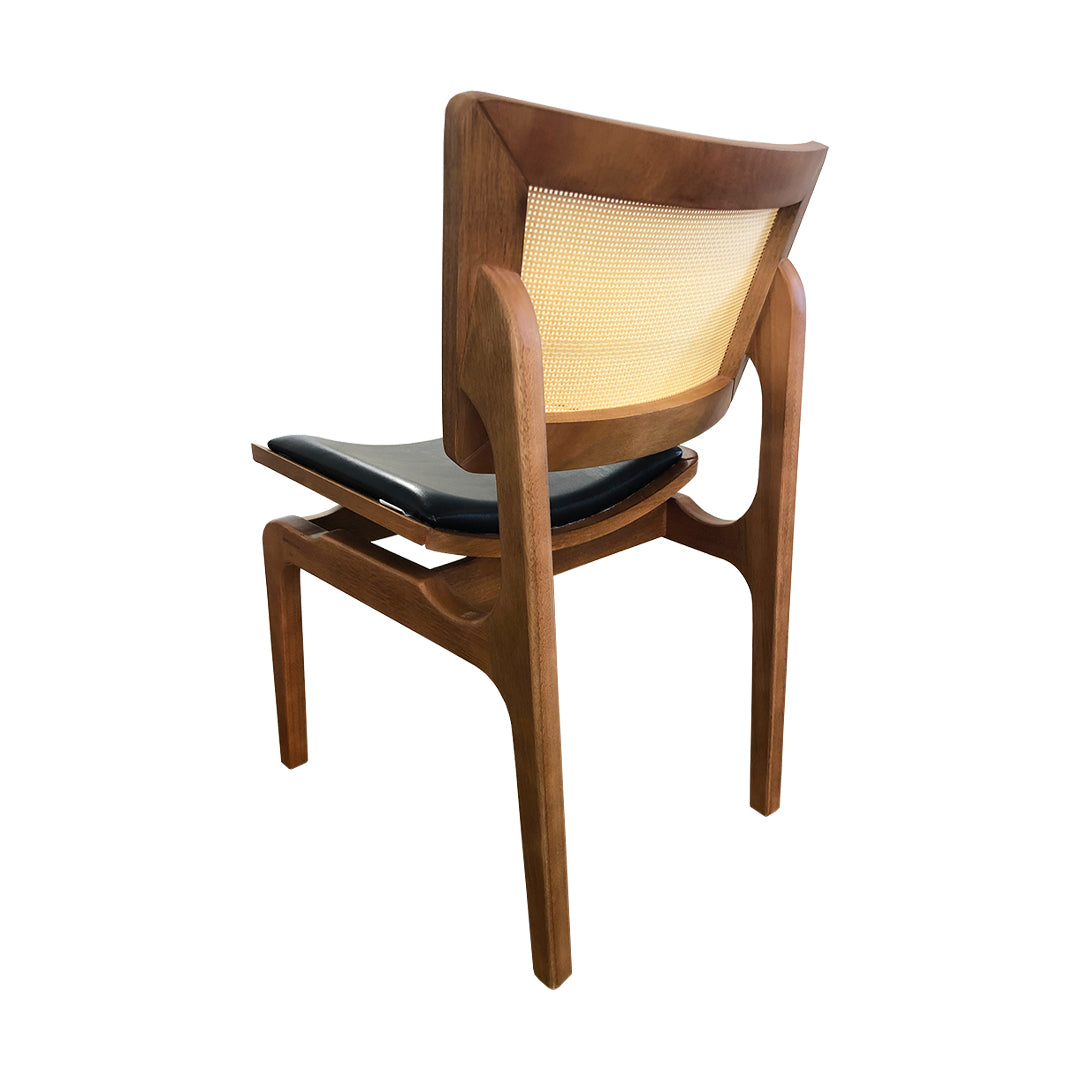 Silla Verónica Respaldo de Madera Cerrada Lona Asiento Tapizado Corino Negro