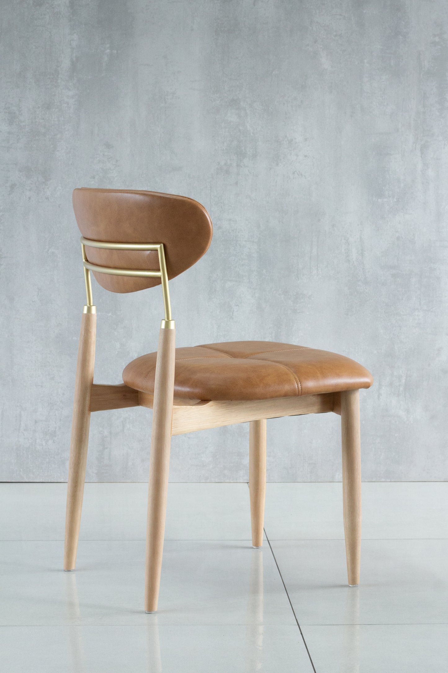 Cadeira Adara Madeira 30 Metal Dourado Assento e Encosto Estofado Tecido AA9011