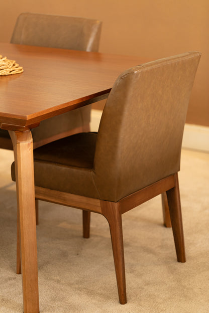 Cadeira Cecilia Madeira Maciça Assento e Encosto Multilaminado Estofado