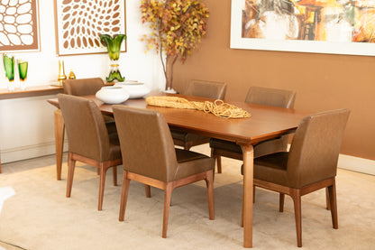 Cadeira Cecilia Madeira Maciça Assento e Encosto Multilaminado Estofado