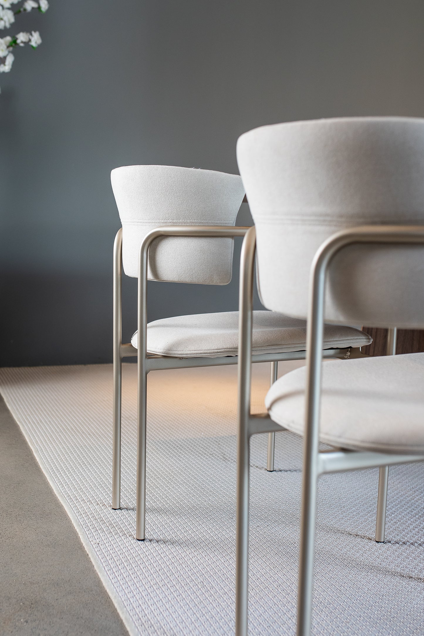 Cadeira Dion Aço Champagne Tecido A