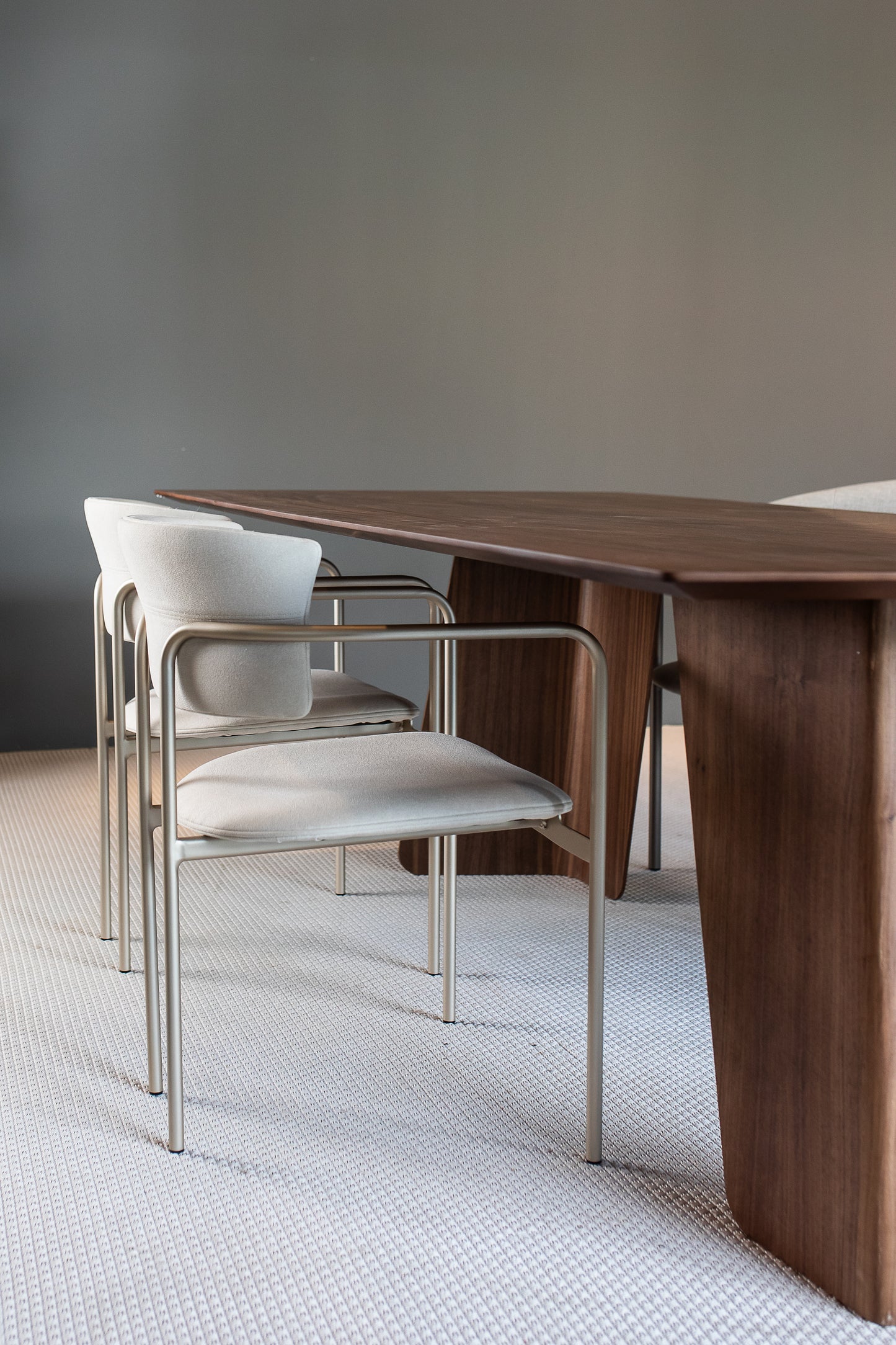 Cadeira Dion Aço Champagne Tecido A