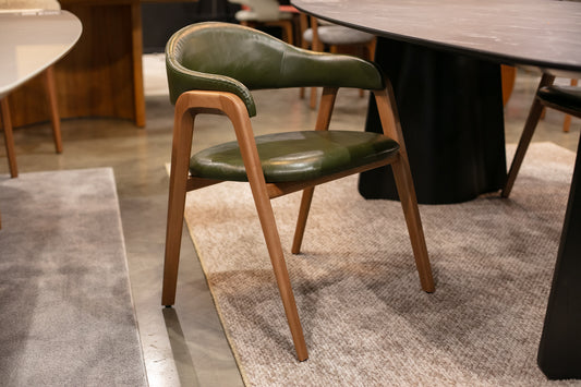 Cadeira Elena Madeira Maciça Assento e Encosto Multilaminado Estofado