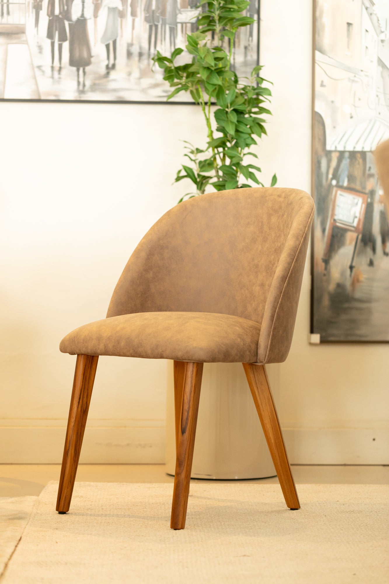 Cadeira Emma Madeira Maciça Assento e Encosto Multilaminado Estofado