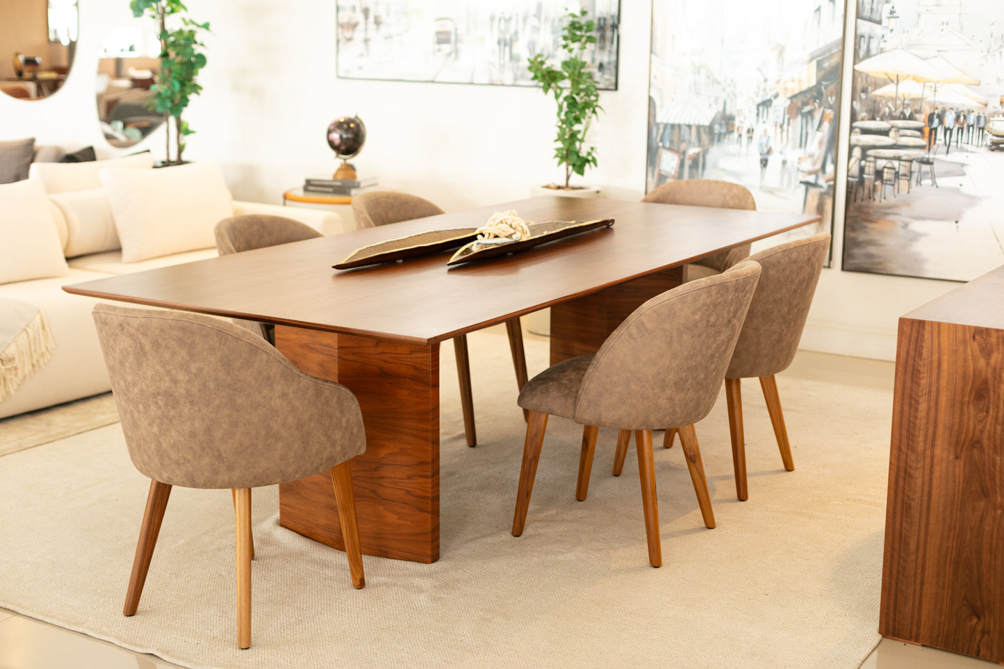 Cadeira Emma Madeira Maciça Assento e Encosto Multilaminado Estofado