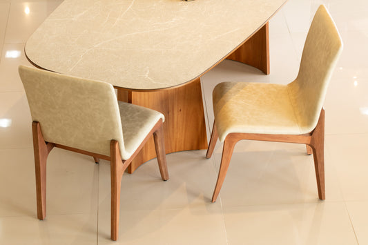 Cadeira Giulia Madeira Maciça Assento e Encosto Multilaminado Estofado