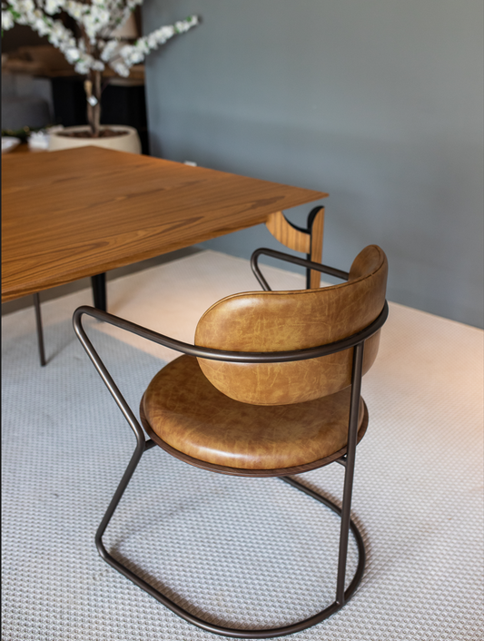 Cadeira Nina Aço Dark Tecido Premium