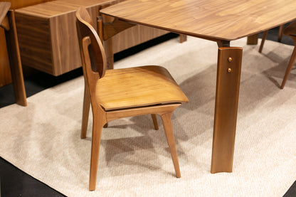 Cadeira Selena  Madeira Maciça Assento e Encosto Multilaminado