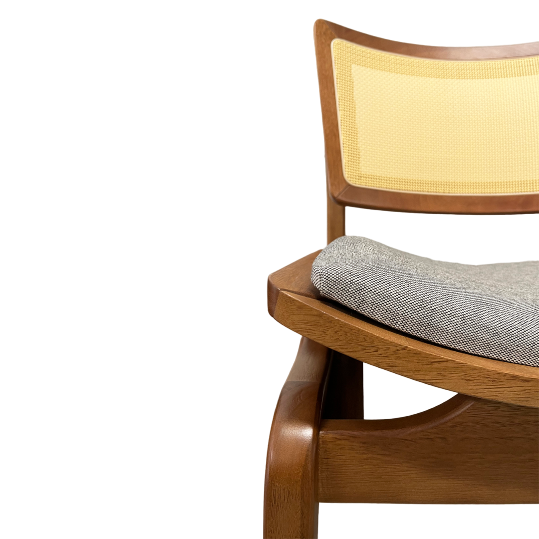 Silla Verónica Respaldo de Madera Asiento Cerrado de Lona Tapizado Lino Gris