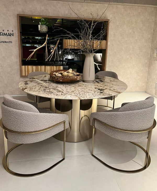 Ambiente 1 com Silla Louise de Acero Inoxidable en Color Dorado con Respaldo y Asiento Tapizado en Tela 4500D