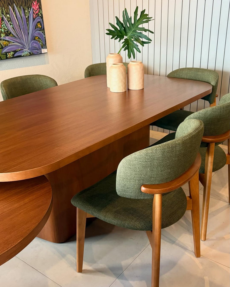 Cadeira Monic Madeira Amêndoa Encosto e Assento Estofado Tecido Braque 578