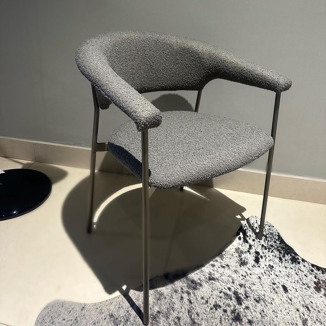 Silla Sligo Iron Color Grafito Respaldo y Asiento Tapizado en Tela 143