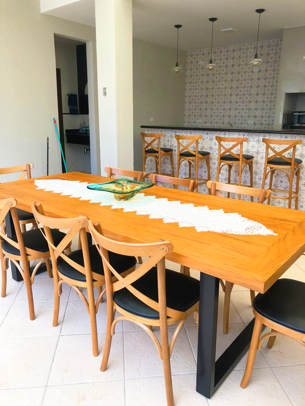 Ambiente 1 com Mesa de Jantar Micheli 250x110cm Tampo Madeira Maciça e Base Ferro - 8 Lugares