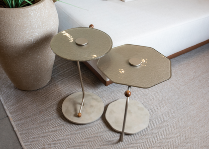 Conjunto de Mesa Lateral Dupla Octo Aço Champagne Vidro Fusion Madeira Cinamomo