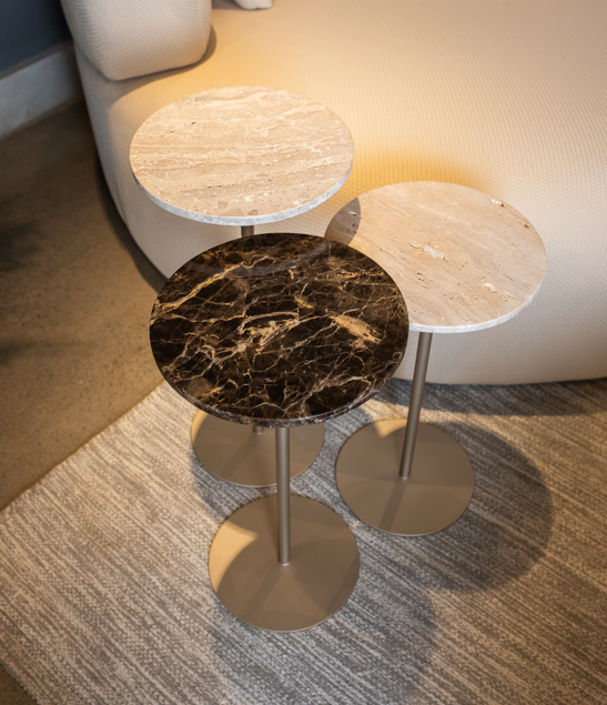 Conjunto de Mesa Lateral Trio Petra Aço Champagne Pedra 01 Travertino e Marrom Imperial