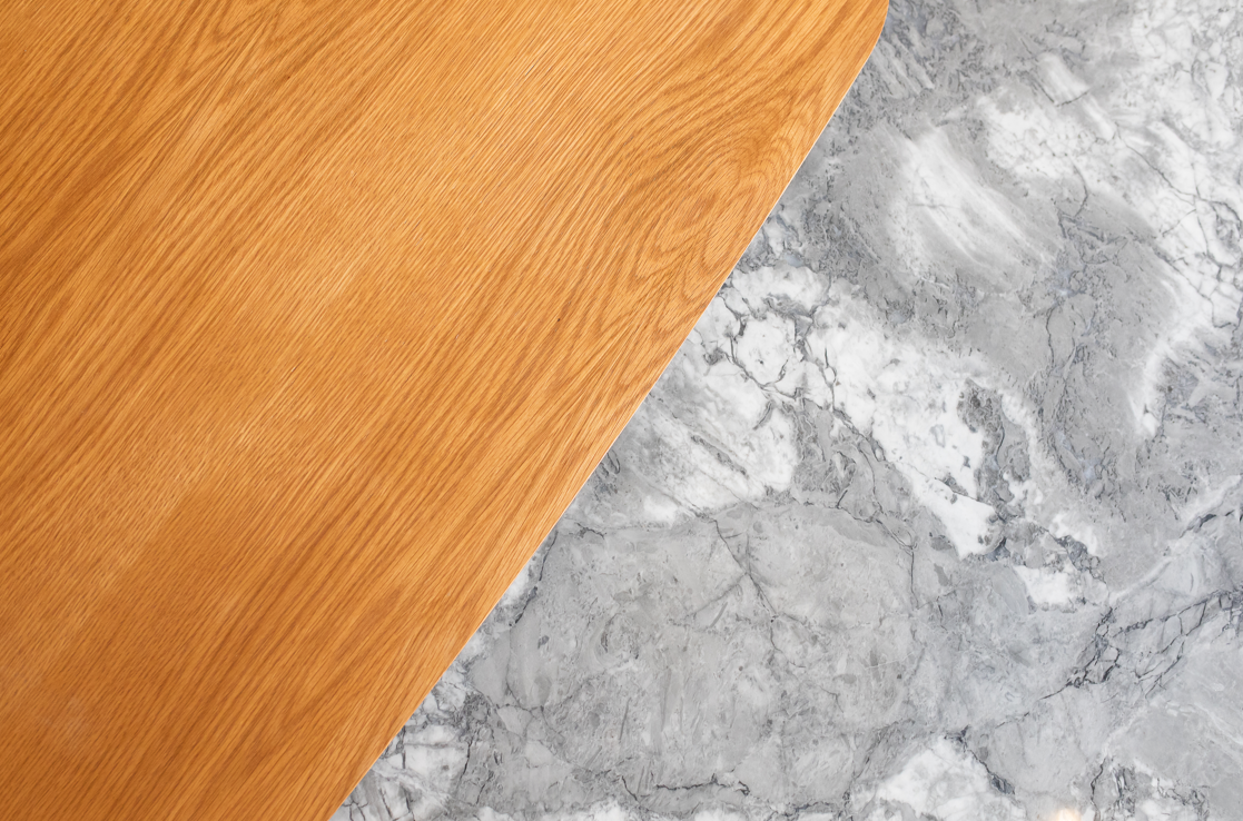 Conjunto de Mesa de Centro Dupla Pilar Madeira Carvalho e Pedra Matarazzo Tamanhos P e G