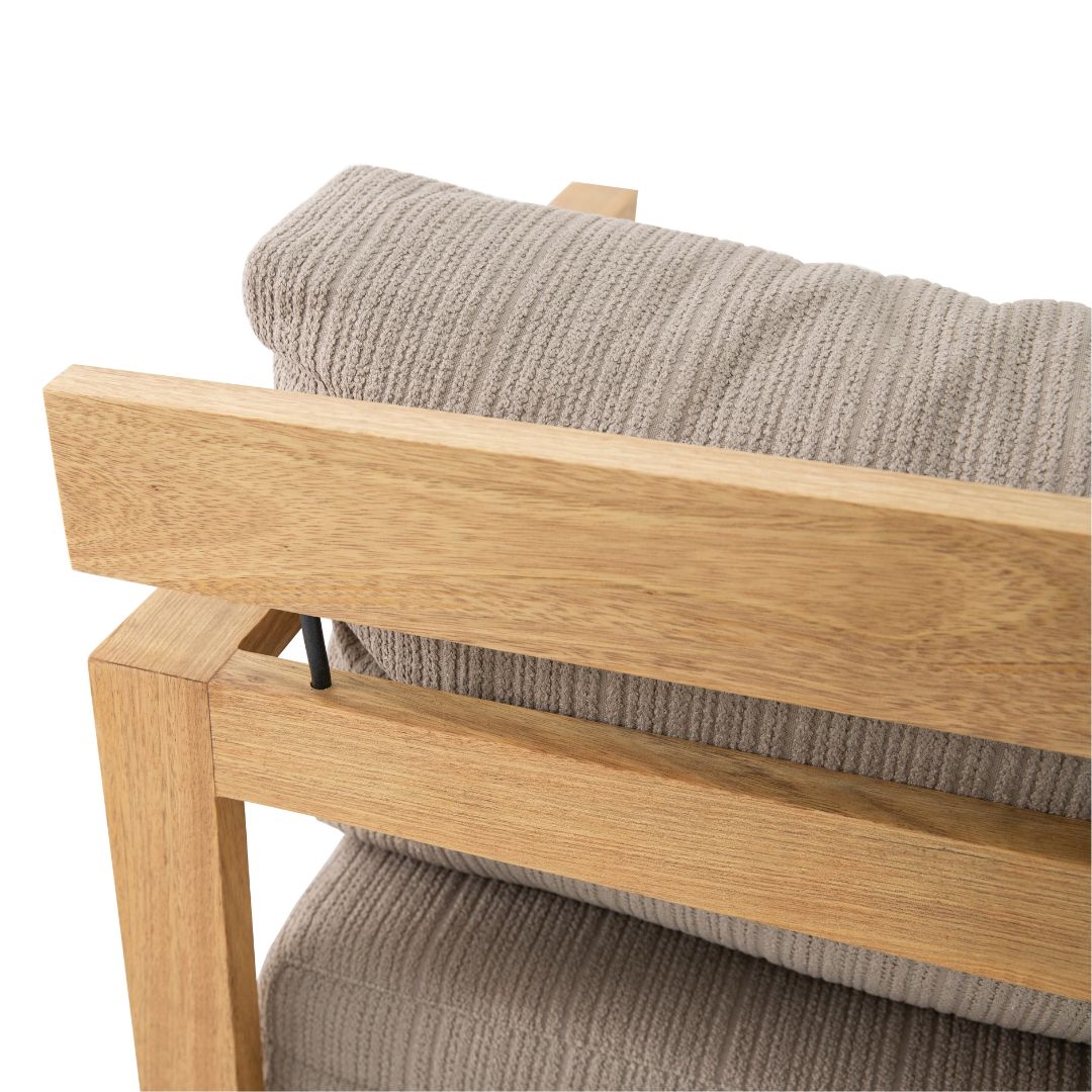 Sillón Bella Freijó Asiento tapizado en madera Tela Sorrento Fendi