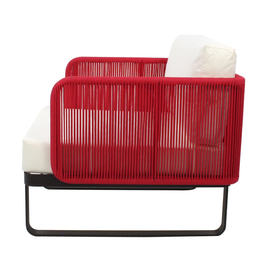 Sillón Catteli de Aluminio Color Marrón Cuerda Náutica Color Rojo Respaldo y Asiento Tapizado Tela Dunas Crema
