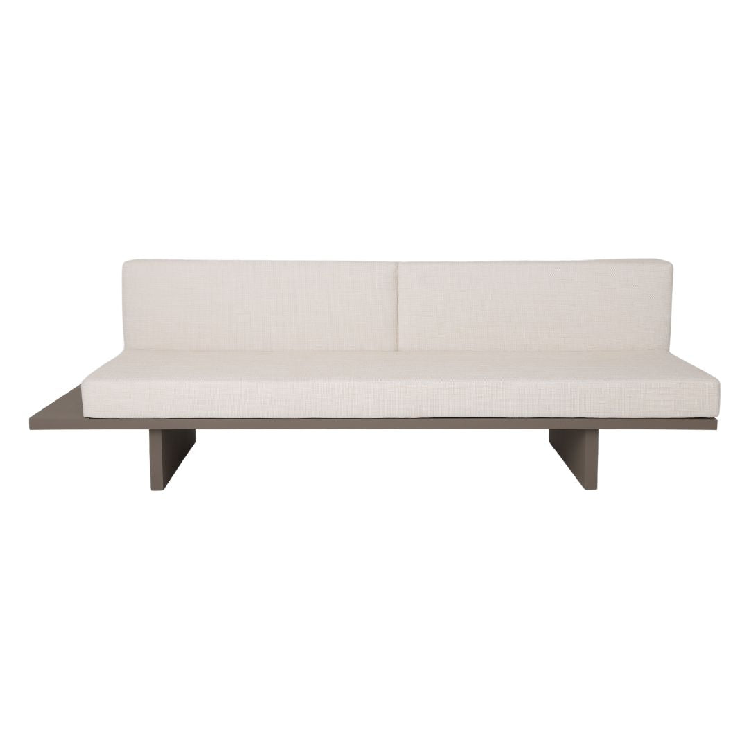 Sofá Victus con Bandeja sin Brazos Aluminio Color Champán Respaldo y Asiento Tapizado en Tela Doble Blanco