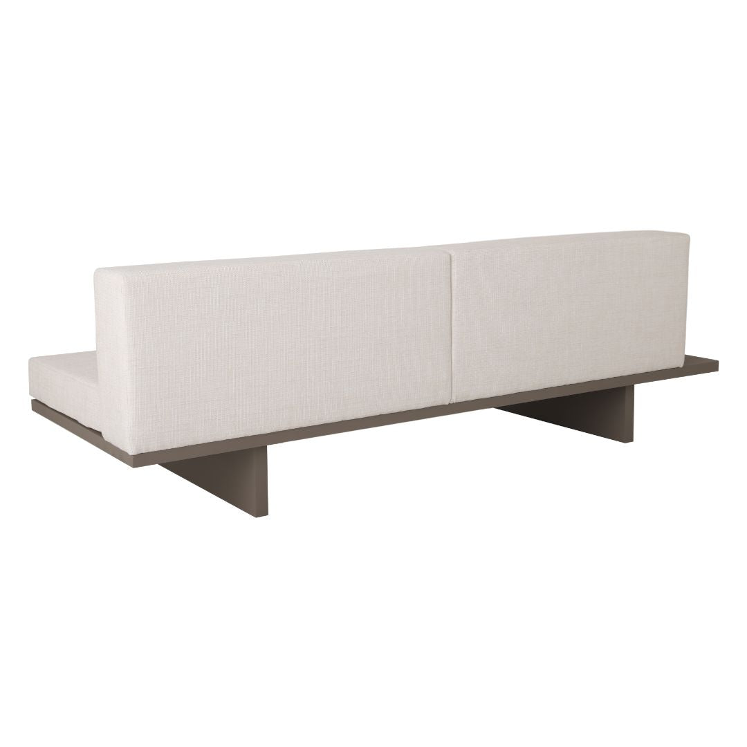 Sofá Victus con Bandeja sin Brazos Aluminio Color Champán Respaldo y Asiento Tapizado en Tela Doble Blanco