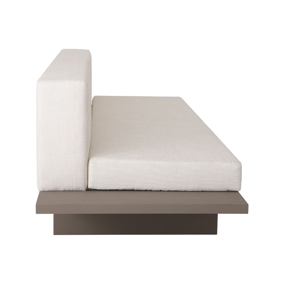 Sofá Victus con Bandeja sin Brazos Aluminio Color Champán Respaldo y Asiento Tapizado en Tela Doble Blanco