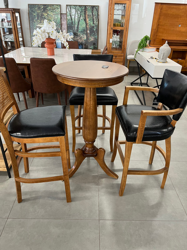 Ambiente 1 com Banqueta London Tela Rattan Madeira Cor Pinhão Assento Estofado PU Preto