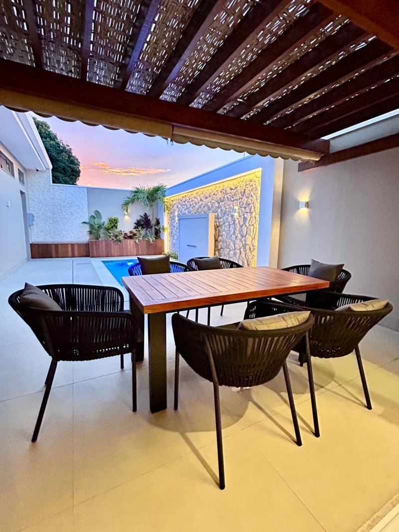 Mesa Nero Madeira 180x90cm Tampo Frisado Base Alumínio