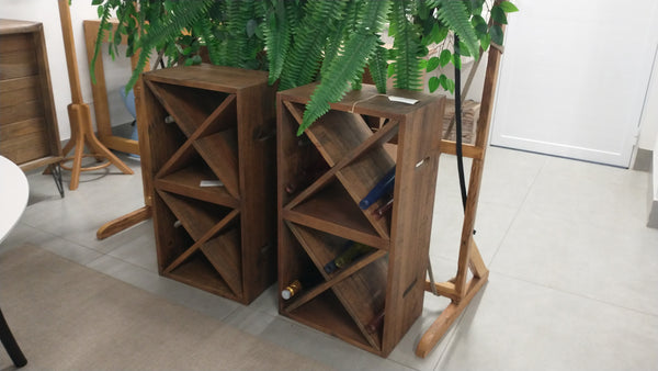 Ambiente 2 com Módulo de bodega doble de madera maciza