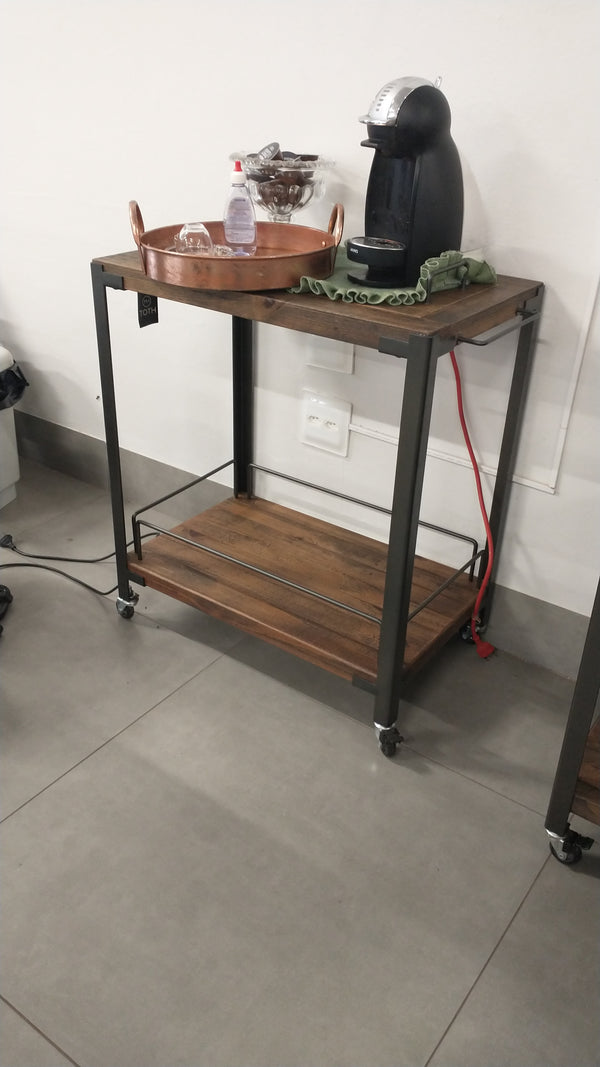 Ambiente 1 com Carro de barra de metal y madera maciza Lenox