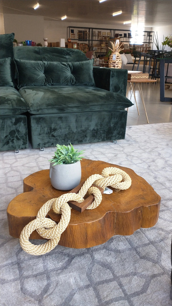 Ambiente 1 com Colar Decorativo Elos de Corda Náutica Bege com Madeira de Demolição
