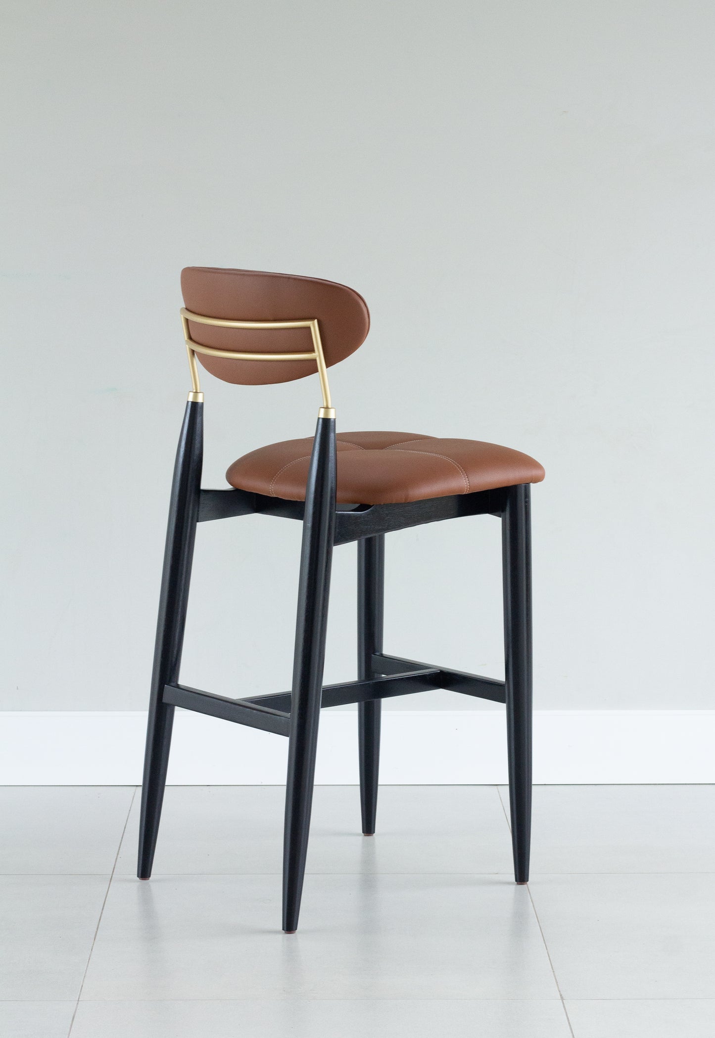 Banqueta Adara Madeira Ebano Metal Dourado Assento Couro AA9011