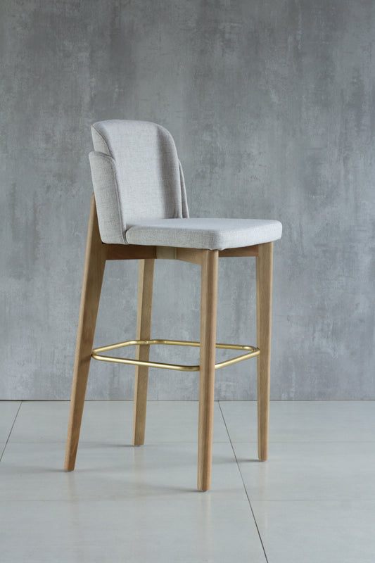 Banqueta Cloe Madeira 70 Metal Dourado Detalhe em couro Marrom Assento Tecido BR6031