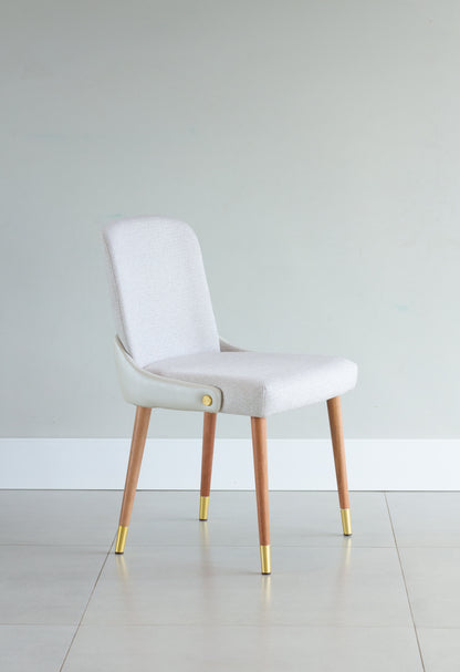 Cadeira Jasmine Madeira 50 Detalhe em couro AA9010 Assento Estofado Tecido BS705