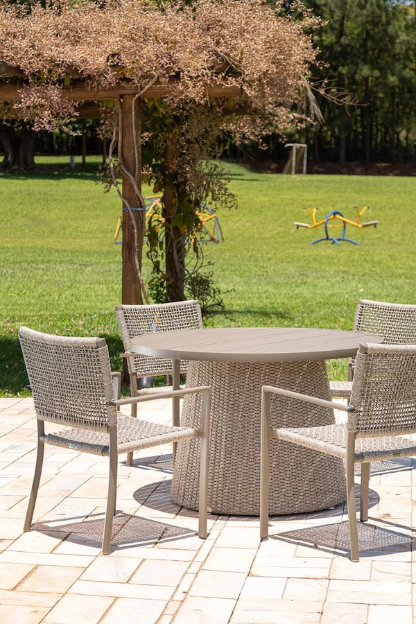 Ambiente 1 com Silla Star con Brazo en Color Aluminio Fendi Cuerda Náutica Gris