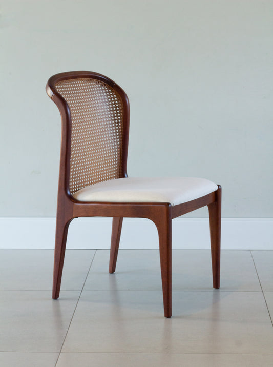 Cadeira Isis Encosto Palha Sextavada Madeira 50 Assento Estofado Tecido AB1020