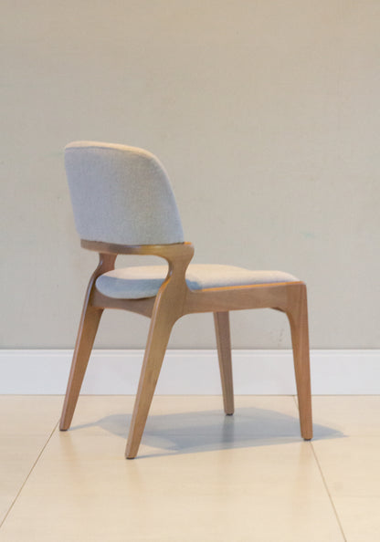 Silla Cora Wood 30 Respaldo Asiento Tapizado en Tela BR6032