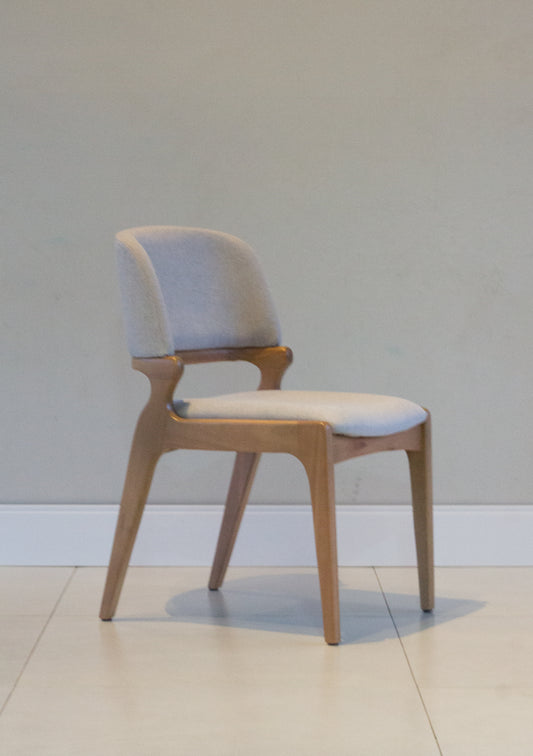 Silla Cora Wood 30 Respaldo Asiento Tapizado en Tela BR6032