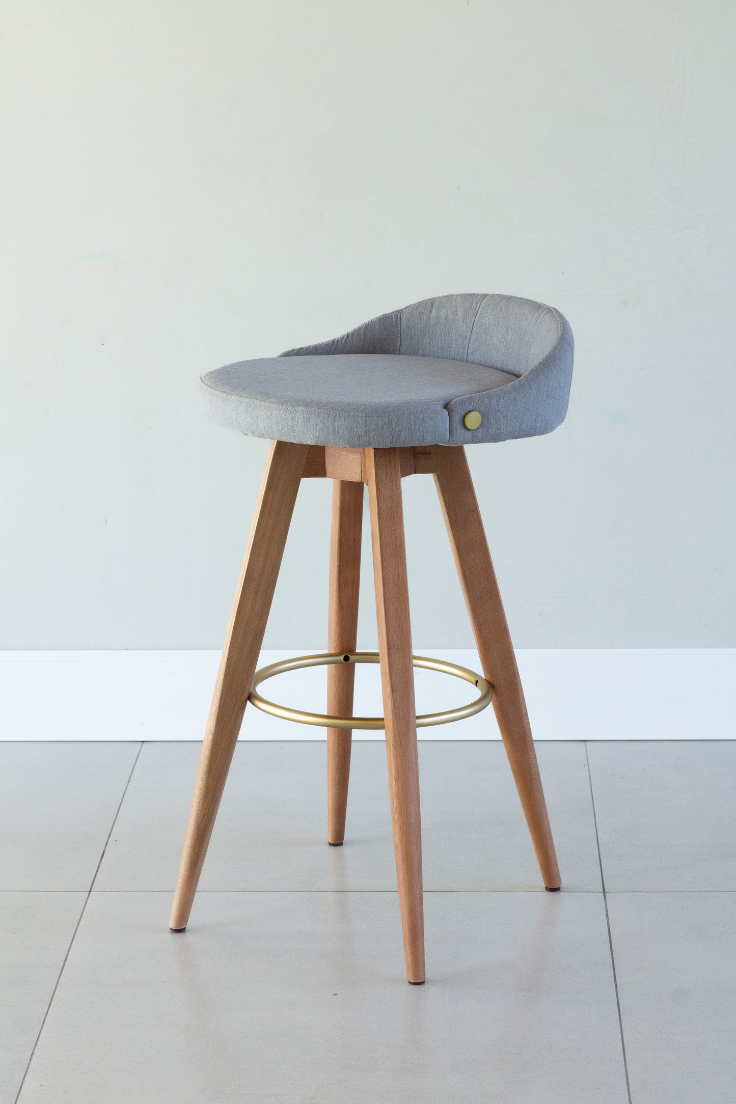 Banqueta Maya Madeira 30 Metal Dourado Assento Estofado BR6001