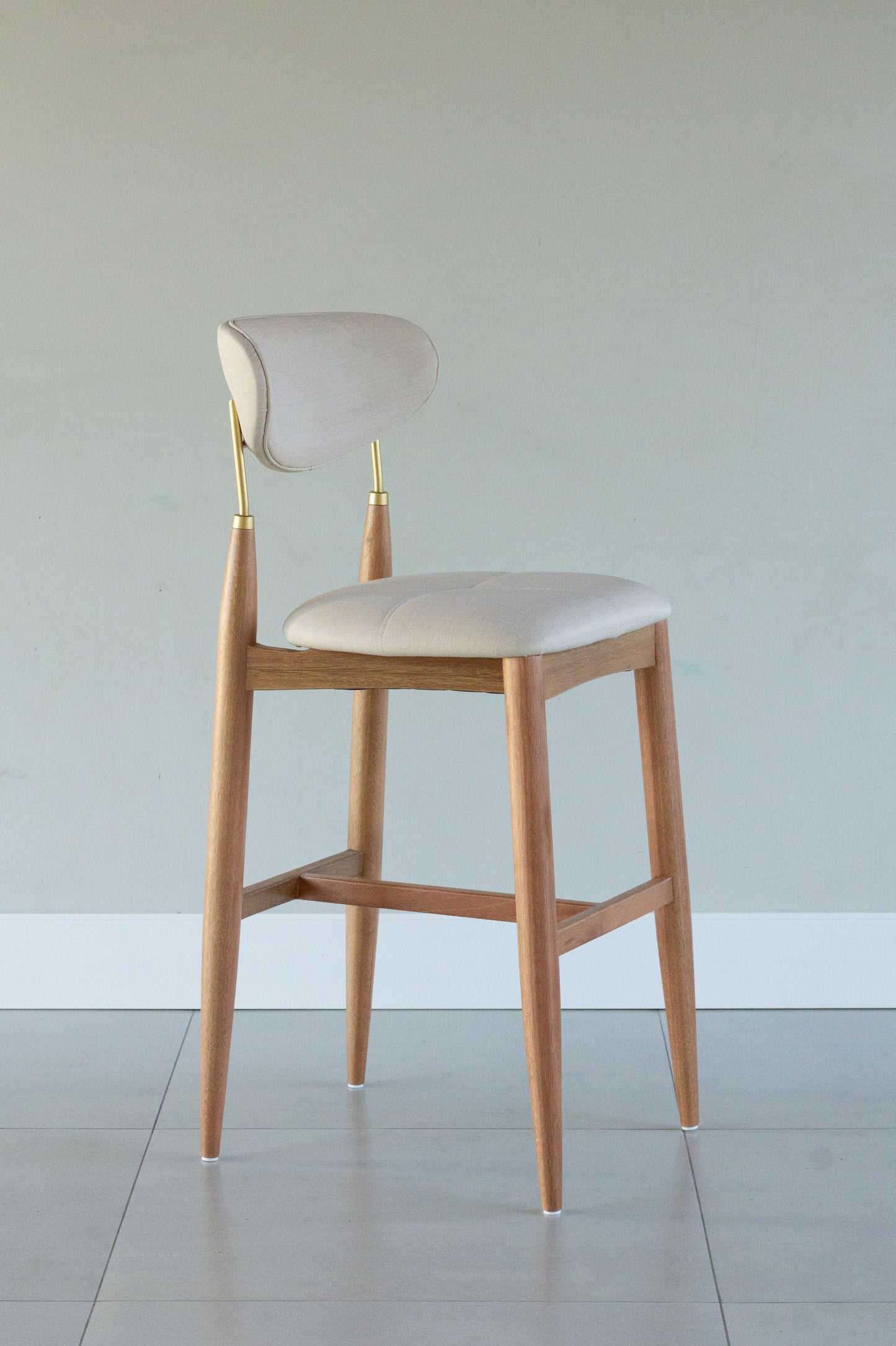 Banqueta Adara Madeira Damasco Metal Dourado Assento Tecido A+05