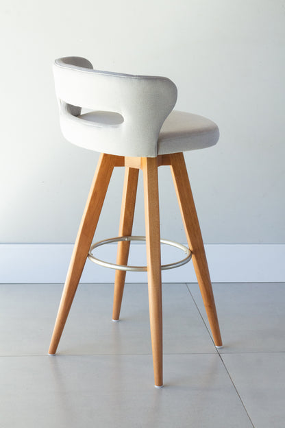 Banqueta Ema Madeira Damasco Metal Dourado Assento Tecido BS709