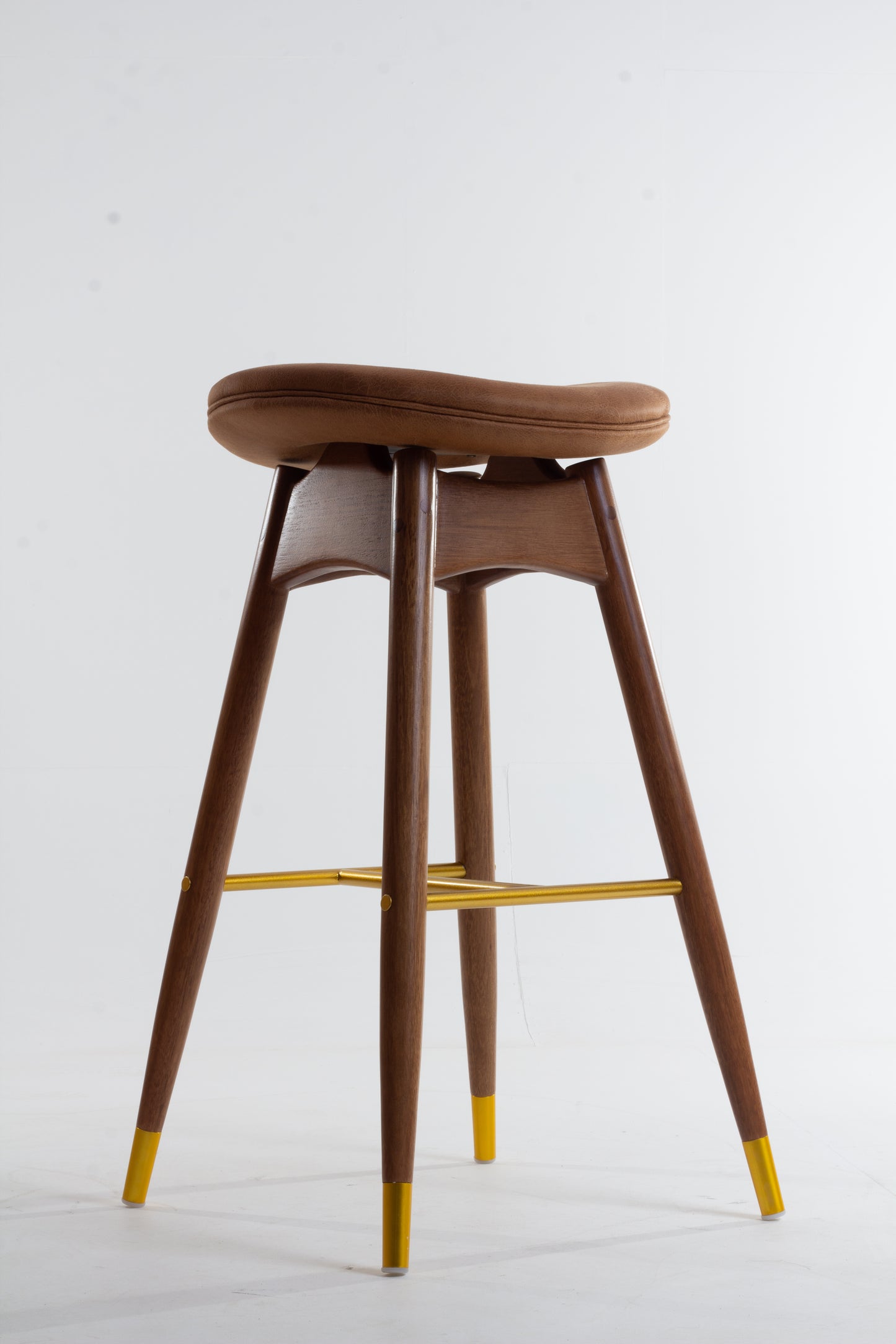 Banqueta Luci Madeira 10 Metal Dourado Assento Tecido BR6026