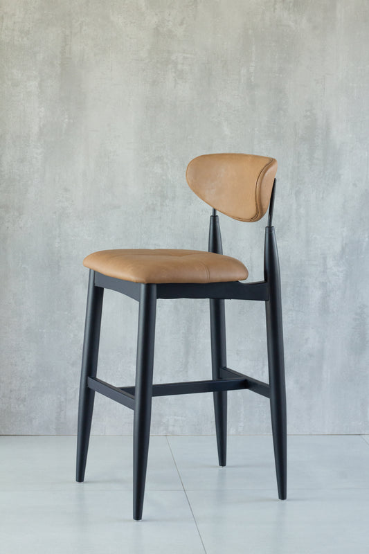 Banqueta Adara Madeira Ebano Metal Preto Assento Couro AA9011