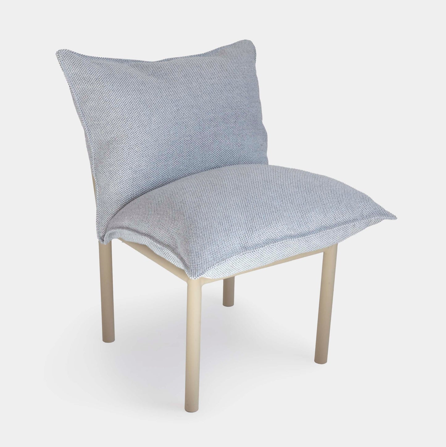 Silla Lyon de Aluminio Color Topo Respaldo y Asiento Tapizado en Tela Trulli Denin