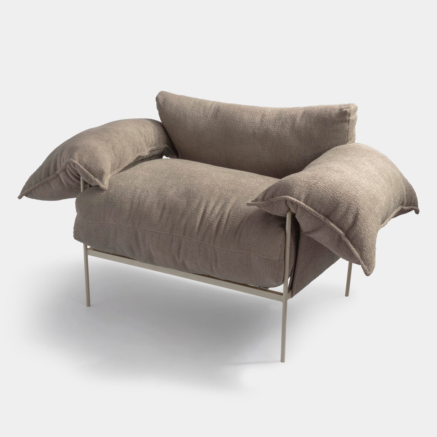 Sillón Orejero Aluminio Color Topo Respaldo y Asiento Tapizado en Tela Flint Loop